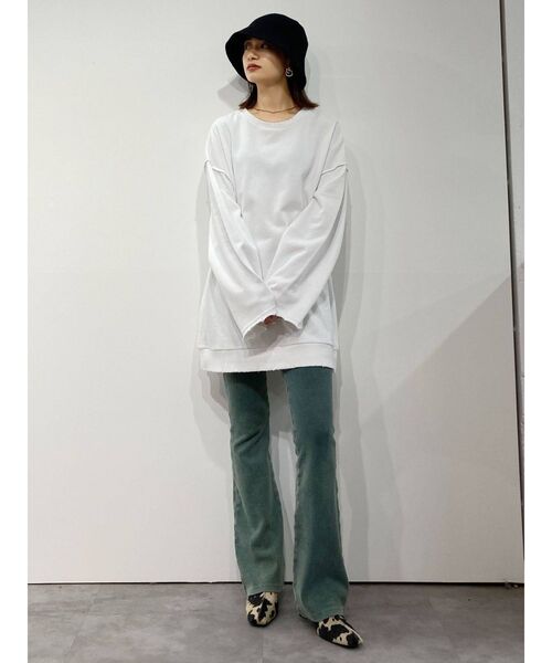 EMODA(エモダ)の「ダメージフレアリブパンツ(その他パンツ・レディース・グリーン/グレー/ベージュ/ブラック・FREE)」の7枚目の写真