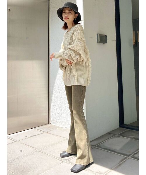 EMODA(エモダ)の「ダメージフレアリブパンツ(その他パンツ・レディース・グリーン/グレー/ベージュ/ブラック・FREE)」の9枚目の写真