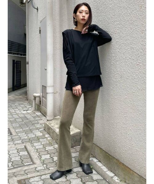 EMODA(エモダ)の「ダメージフレアリブパンツ(その他パンツ・レディース・グリーン/グレー/ベージュ/ブラック・FREE)」の10枚目の写真