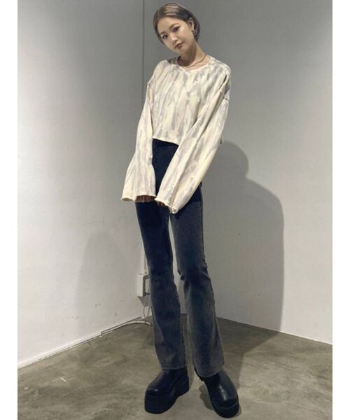 EMODA(エモダ)の「ダメージフレアリブパンツ(その他パンツ・レディース・グリーン/グレー/ベージュ/ブラック・FREE)」の16枚目の写真