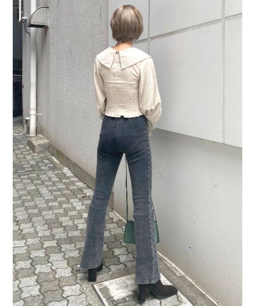 EMODA(エモダ)の「ダメージフレアリブパンツ(その他パンツ・レディース・グリーン/グレー/ベージュ/ブラック・FREE)」の20枚目の写真