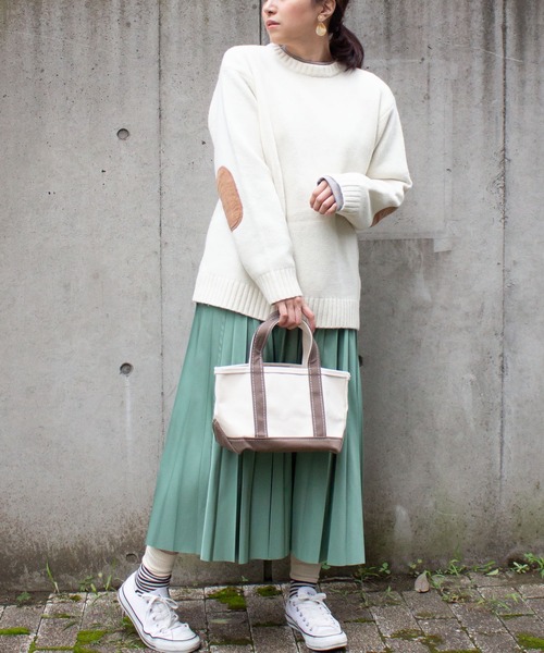 ALL ORDINARIES（オールオーディナリーズ）の「肘あて付クルーニット（ニット/セーター・レディース・ライトグレー/ライトブルー/ブラック/グリーン/アイボリー・FREE）」の22枚目の写真