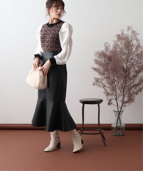 frames RAY CASSIN(フレームスレイカズン)の「【WEB限定】合皮マーメードスカート(スカート・レディース・ブラック/グレイッシュベージュ・FREE)」の10枚目の写真