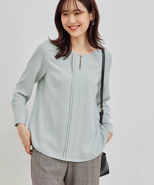 ROPE' PICNIC(ロペピクニック)の「ゴールドパーツフロントタックブラウス(シャツ/ブラウス・レディース・オフホワイト/ネイビー/ブルー系その他6・38/40)」の3枚目の写真