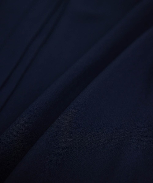 ROPE' PICNIC(ロペピクニック)の「ゴールドパーツフロントタックブラウス(シャツ/ブラウス・レディース・オフホワイト/ネイビー/ブルー系その他6・38/40)」の4枚目の写真