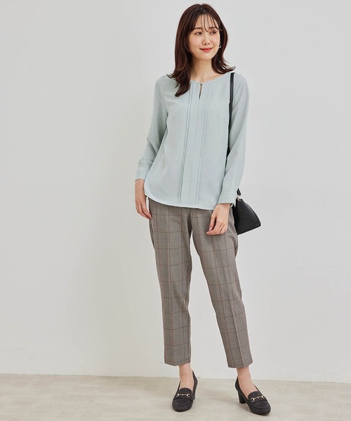 ROPE' PICNIC(ロペピクニック)の「ゴールドパーツフロントタックブラウス(シャツ/ブラウス・レディース・オフホワイト/ネイビー/ブルー系その他6・38/40)」の15枚目の写真