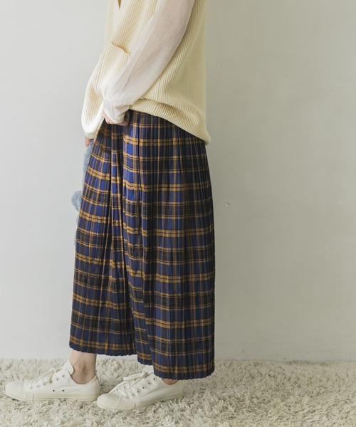 URBAN RESEARCH（アーバンリサーチ）の「チェックプリーツスカート（スカート・レディース・イエロー/パープル/ブルー/ベージュ・36/38）」の3枚目の写真