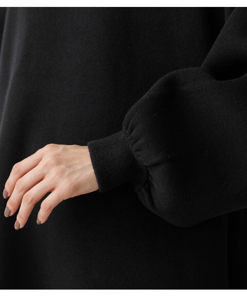 AZUL by moussy（アズールバイマウジー）の「SWEATTER BIG TUNIC/スウェッタービッグチュニック（チュニック・レディース・ブラック/ブラウン/ライトグリーン/ライトベージュ・FREE）」の5枚目の写真