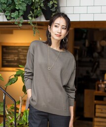 【洗える】こなれ感を印象付けるボートネックニットトップス