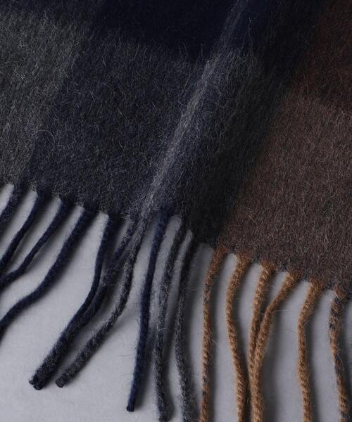 Begg & Co（ベグアンドコー）の「＜BEGG＆CO（ベグアンドコー）＞チェック マフラー（ストール/ショール・レディース・ホワイト/ベージュ/ネイビー・FREE）」の7枚目の写真