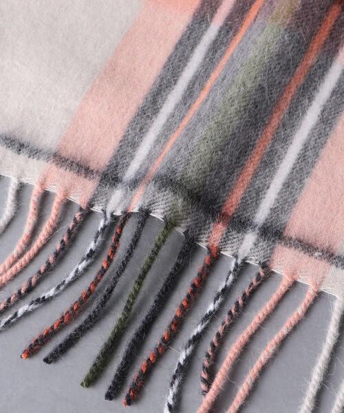 Begg & Co（ベグアンドコー）の「＜BEGG＆CO（ベグアンドコー）＞チェック マフラー（ストール/ショール・レディース・ホワイト/ベージュ/ネイビー・FREE）」の9枚目の写真