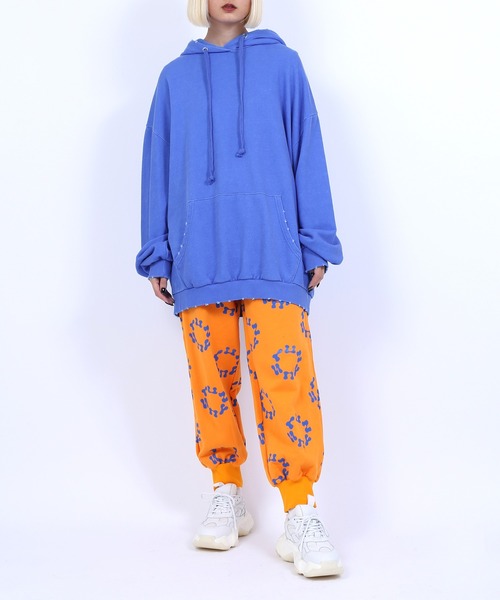 PUNYUS（プニュズ）の「ピグメントパーカー（パーカー・レディース・ブルー/グリーン/スミクロ/パープル/オレンジ・3/4）」の17枚目の写真