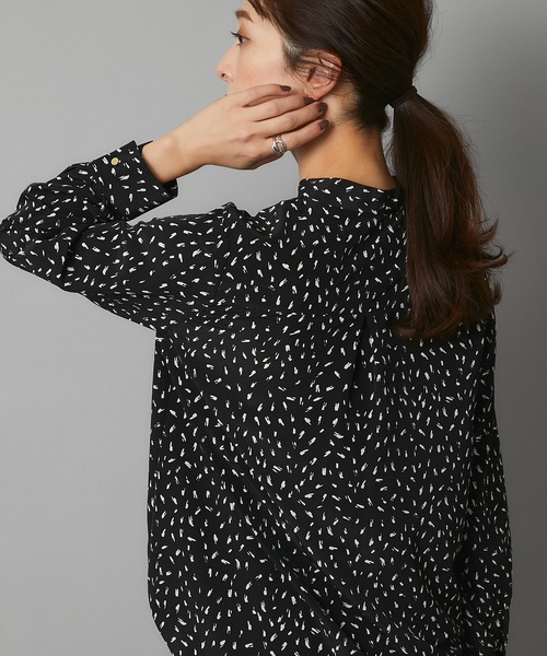 RIVE DROITE(リヴドロワ)の「フェミニンからスタイリッシュまで ハケドットボウタイブラウス(シャツ/ブラウス・レディース・ブラック/オフホワイト・FREE)」の11枚目の写真