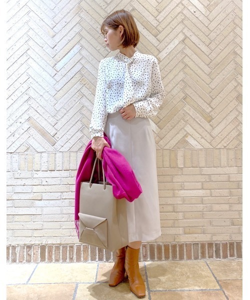 RIVE DROITE(リヴドロワ)の「フェミニンからスタイリッシュまで ハケドットボウタイブラウス(シャツ/ブラウス・レディース・ブラック/オフホワイト・FREE)」の3枚目の写真