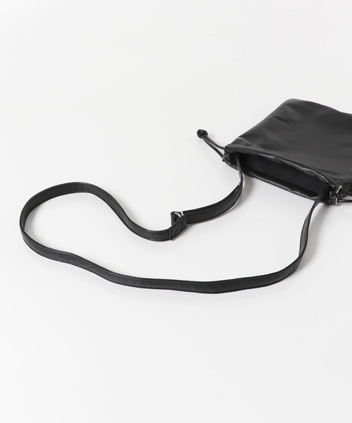 SENSE OF PLACE by URBAN RESEARCH（センスオブプレイスバイアーバンリサーチ）の「フェイクレザーキンチャクショルダーバッグ（ショルダーバッグ・メンズ・ブラック/グリーン/ライトグレー・ONE）」の7枚目の写真