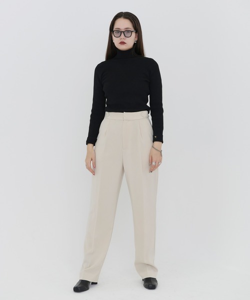 TINA：JOJUN（ティーナジョジュン）の「タック入り ルーズテーパードパンツ TINA：JOJUN（スラックス・レディース・ブラック/グレイッシュベージュ・S/M）」の3枚目の写真