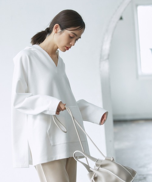 【秋にも使える】ダンボールニットVネックフーディ