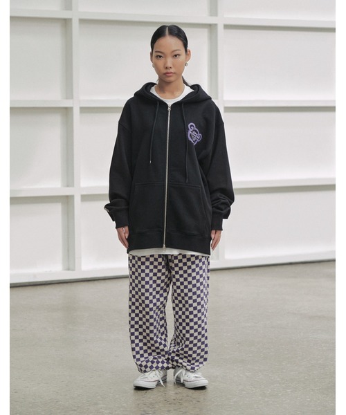 ISTKUNST（イストクンスト）の「【ISTKUNST】BEAR & SMILEY HOOD ZIP UP / イストクンスト ベアー アンド スマイリー ジップアップ フーディー（パーカー・レディース・ライトグレー/ブラック・MEDIUM/LARGE/X-LARGE）」の3枚目の写真