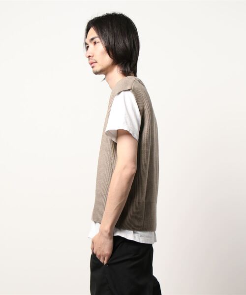 ALAND（エーランド）の「MEANDER／V-NECK KNIT VEST　2258894（ベスト・メンズ・ベージュ・LARGE/MEDIUM）」の13枚目の写真