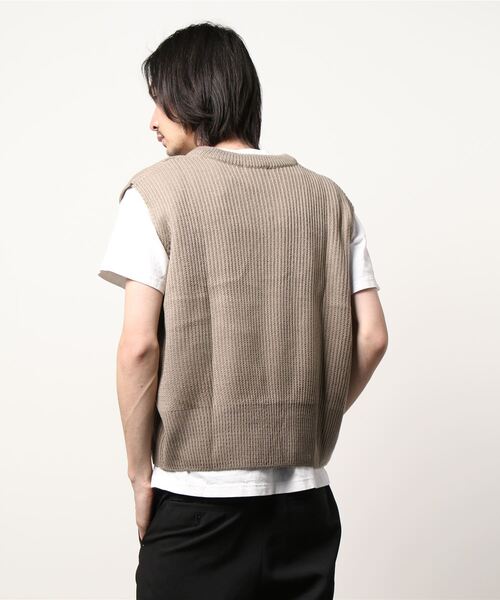 ALAND（エーランド）の「MEANDER／V-NECK KNIT VEST　2258894（ベスト・メンズ・ベージュ・LARGE/MEDIUM）」の14枚目の写真