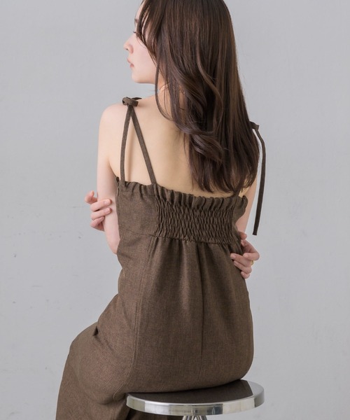 NEUNA（ヌナ）の「【SML展開/ストラップ調節可能】ストラップリボンキャミロングワンピース（ワンピース・レディース・ブラック/アイボリー/モカ/ブラウン・MEDIUM/LARGE/SMALL）」の3枚目の写真