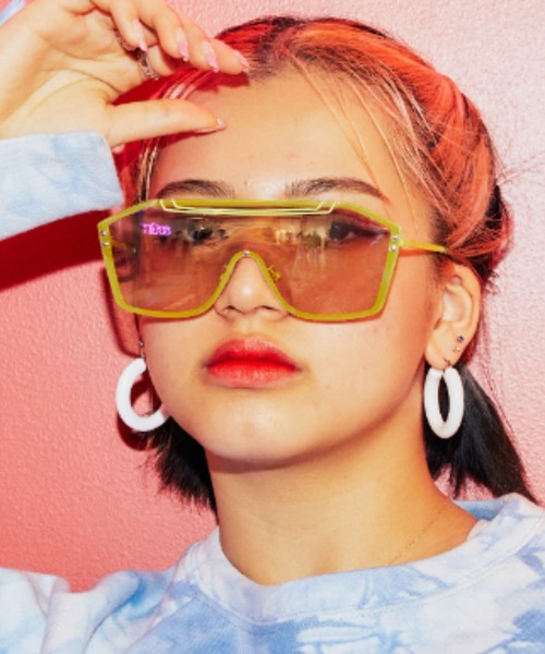 atmos pink(アトモスピンク)の「atmos pink カラーシールドサングラス(サングラス・レディース・ライム/パープル・FREE)」の1枚目の写真