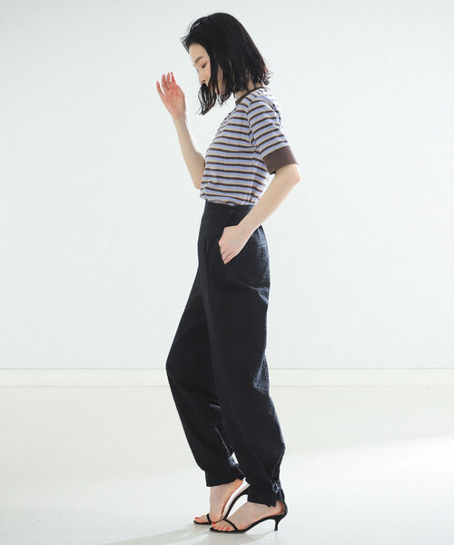 Demi-Luxe BEAMS（デミルクス ビームス）の「Demi-Luxe BEAMS / サッカー タブ付き パンツ（その他パンツ・レディース・ブラック/その他/レッド・38/36）」の16枚目の写真