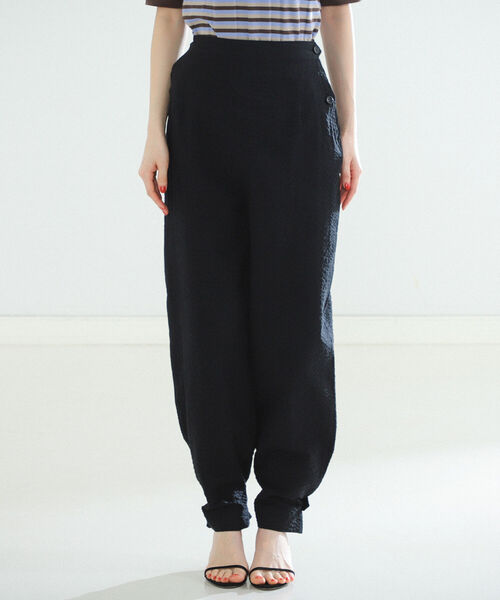 Demi-Luxe BEAMS（デミルクス ビームス）の「Demi-Luxe BEAMS / サッカー タブ付き パンツ（その他パンツ・レディース・ブラック/その他/レッド・38/36）」の17枚目の写真