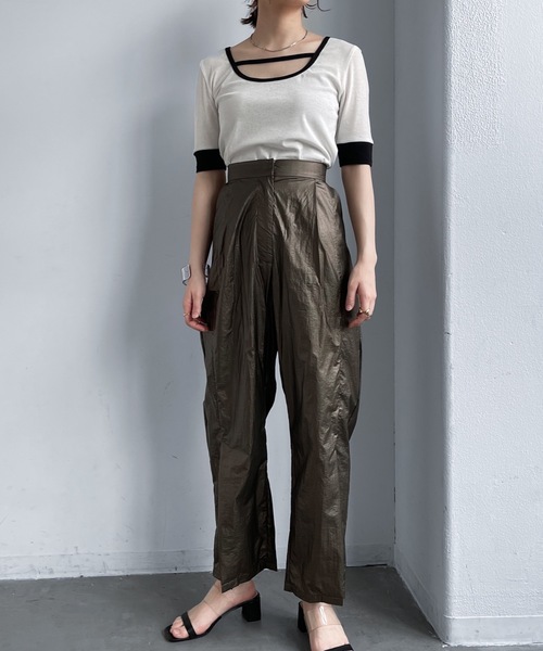 Solace(ソレイス)の「UネックバイカラーリンガーT/前後2WAY(Tシャツ/カットソー・レディース・ホワイト/パープル/レッド/ライトグリーン・FREE)」の11枚目の写真