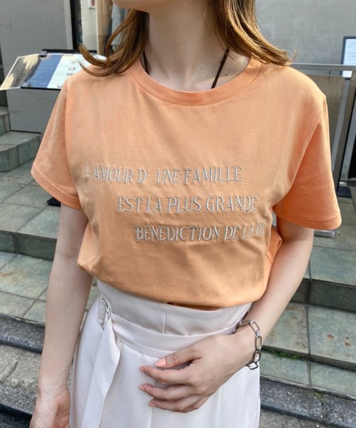 one after another NICE CLAUP(ワンアフターアナザーナイスクラップ)の「ロゴ刺しゅうTee(Tシャツ/カットソー・レディース・ホワイト/ピンク/オレンジ/ブルー/スミクロ・FREE)」の12枚目の写真