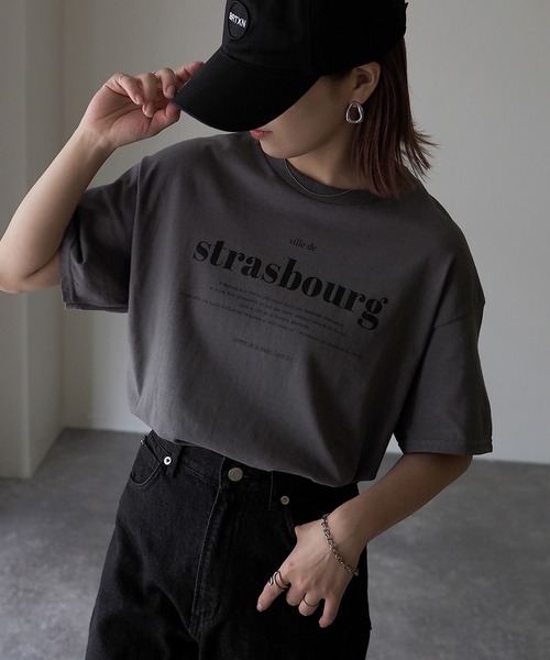 Riberry(リベリー)の「GILDAN strasbourgプリントTシャツ(Tシャツ/カットソー・レディース・ホワイト×レッド/ホワイト×グリーン/ネイビー/ホワイト×ブラック/ブラック/マルーン/チャコールグレー/オリーブ/グレー系・MEDIUM)」の5枚目の写真