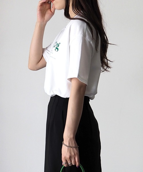 Riberry(リベリー)の「GILDAN strasbourgプリントTシャツ(Tシャツ/カットソー・レディース・ホワイト×レッド/ホワイト×グリーン/ネイビー/ホワイト×ブラック/ブラック/マルーン/チャコールグレー/オリーブ/グレー系・MEDIUM)」の18枚目の写真