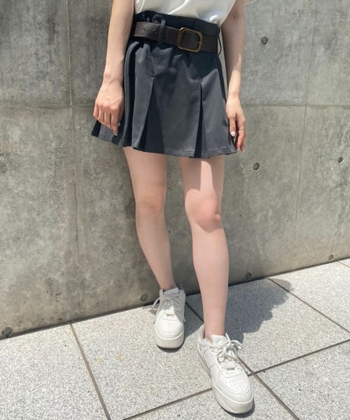 one after another NICE CLAUP(ワンアフターアナザーナイスクラップ)の「ベルト付きローライズプリーツスカート(スカート・レディース・ベージュ/ネイビー/スミクロ・FREE)」の20枚目の写真