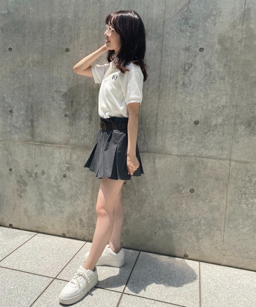 one after another NICE CLAUP(ワンアフターアナザーナイスクラップ)の「ベルト付きローライズプリーツスカート(スカート・レディース・ベージュ/ネイビー/スミクロ・FREE)」の17枚目の写真
