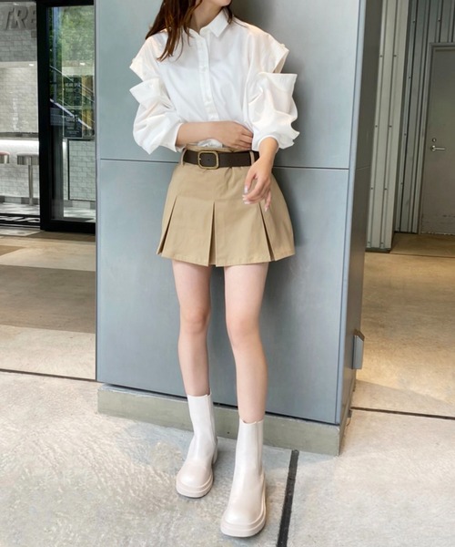one after another NICE CLAUP(ワンアフターアナザーナイスクラップ)の「ベルト付きローライズプリーツスカート(スカート・レディース・ベージュ/ネイビー/スミクロ・FREE)」の4枚目の写真
