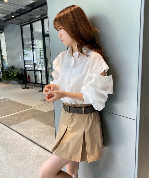 one after another NICE CLAUP(ワンアフターアナザーナイスクラップ)の「ベルト付きローライズプリーツスカート(スカート・レディース・ベージュ/ネイビー/スミクロ・FREE)」の5枚目の写真