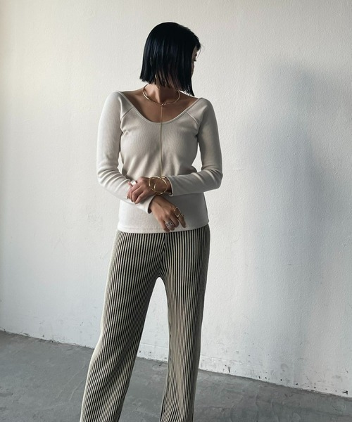 AIC.（エーアイシー）の「パッド付きバックオープンリブトップス（Tシャツ/カットソー・レディース・ブラック/ホワイト系・FREE）」の6枚目の写真