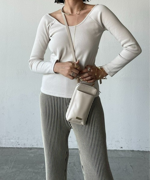 AIC.（エーアイシー）の「パッド付きバックオープンリブトップス（Tシャツ/カットソー・レディース・ブラック/ホワイト系・FREE）」の9枚目の写真