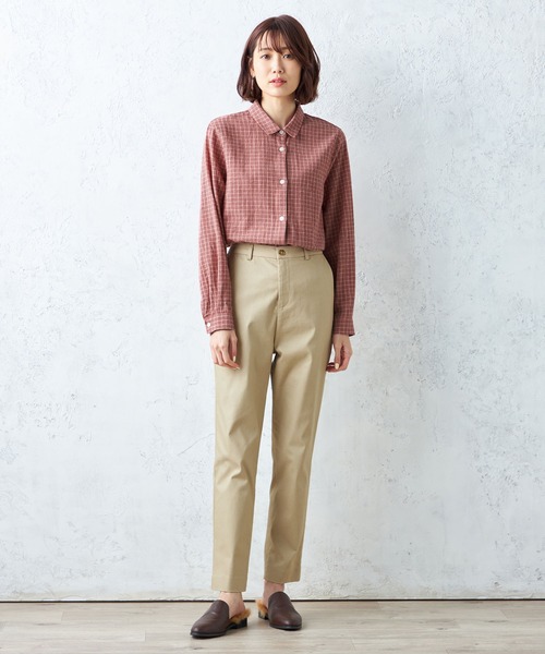 DECOY SINCE 1981(デコイシンスイチキュウハチイチ)の「ストレッチテーパードパンツ(チノパンツ・レディース・ベージュ/ネイビー・64/70/67)」の3枚目の写真