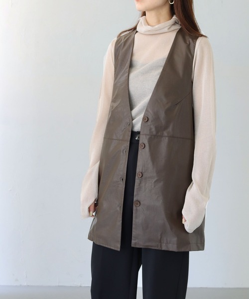 cheriella(シェリエラ)の「【cheriella】WEB限定フェイクレザーベスト(ベスト・レディース・ブラック/ブラウン・M)」の3枚目の写真