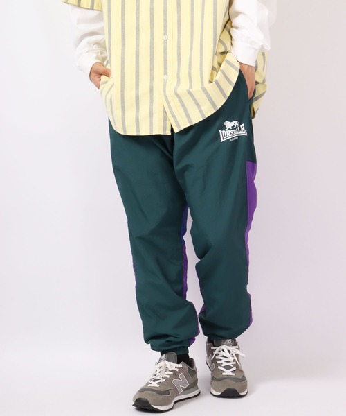 LONSDALE(ロンズデール)の「LONSDALE ナイロンワッシャー ジョガーパンツ(その他パンツ・メンズ・ブラック/グリーン/パープル・LL/L/M)」の3枚目の写真