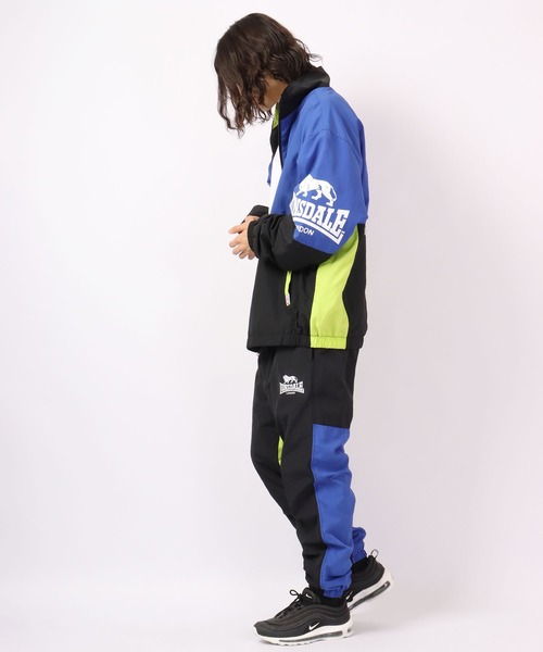 LONSDALE(ロンズデール)の「LONSDALE ナイロンワッシャー ジョガーパンツ(その他パンツ・メンズ・ブラック/グリーン/パープル・LL/L/M)」の11枚目の写真