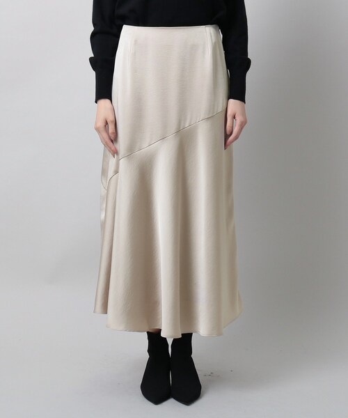 UNTITLED（アンタイトル）の「◇【Oggi.jp掲載】サテンフレアスカート