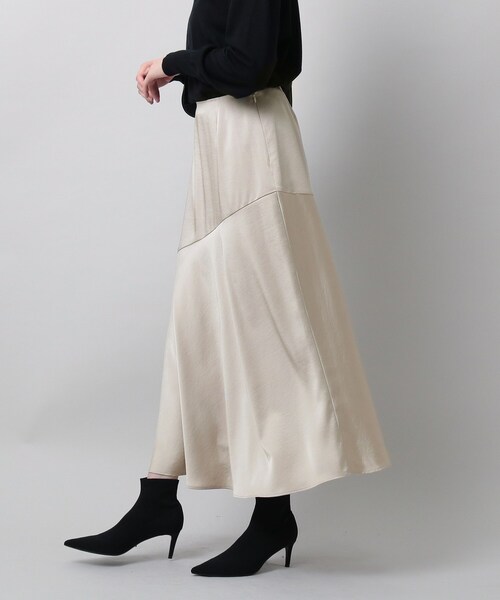 UNTITLED（アンタイトル）の「◇【Oggi.jp掲載】サテンフレアスカート