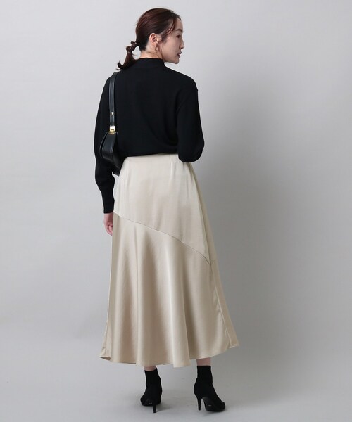UNTITLED（アンタイトル）の「◇【Oggi.jp掲載】サテンフレアスカート