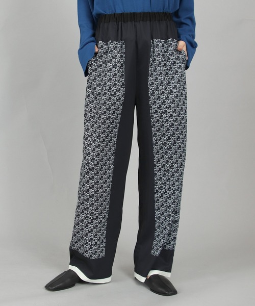 TITE IN THE STORE(ティテ インザ ストア)の「【CHIGNON/シニヨン】モノグラムパネルプリントイージーパンツ(その他パンツ・レディース・ホワイト/ブラック・38)」の2枚目の写真