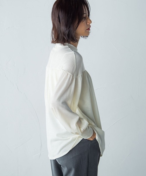 LAUTREAMONT(ロートレアモン)の「ウォッシャブルウールギャザーカットソー≪手洗い可能/WEB限定Lサイズ≫(Tシャツ/カットソー・レディース・ブラック/オフホワイト/グリーン・9号/11号)」の4枚目の写真
