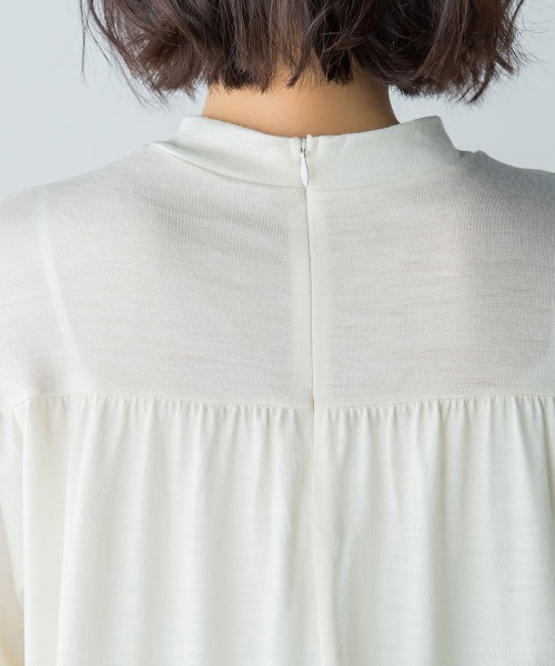 LAUTREAMONT(ロートレアモン)の「ウォッシャブルウールギャザーカットソー≪手洗い可能/WEB限定Lサイズ≫(Tシャツ/カットソー・レディース・ブラック/オフホワイト/グリーン・9号/11号)」の7枚目の写真