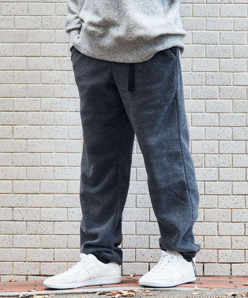 REMI RELIEF(レミレリーフ)の「【REMI RELIEF / レミレリーフ】別注 フリース イージーパンツ(その他パンツ・メンズ・チャコールグレー/ブラック/ブラウン系その他・LARGE/MEDIUM)」の4枚目の写真