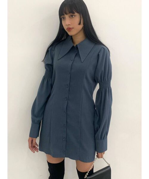 EMODA(エモダ)の「ダブルスリットシャーリングワンピース(ワンピース・レディース・ブルー/ブラック/アイボリー・FREE)」の1枚目の写真